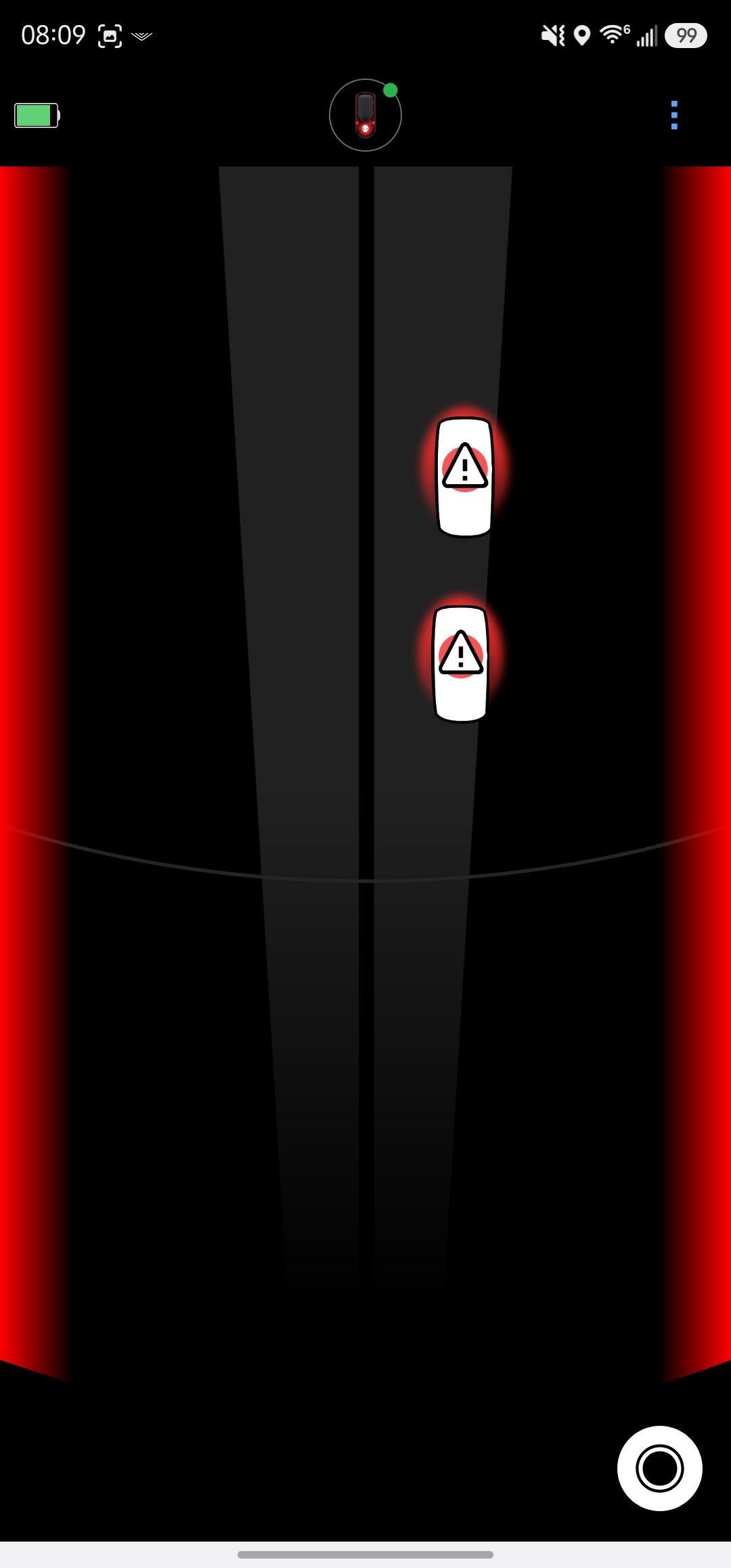 Application Garmin Varia affichant une alerte rouge de véhicule arrivant rapidement