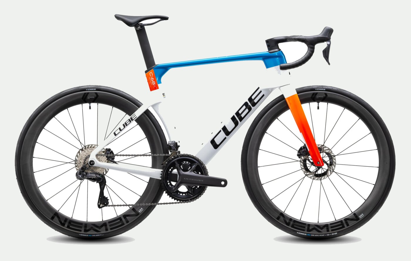 Cube Litening Aero C:68X en montage Shimano Ultegra Di2, coloris blanc bleu et orange